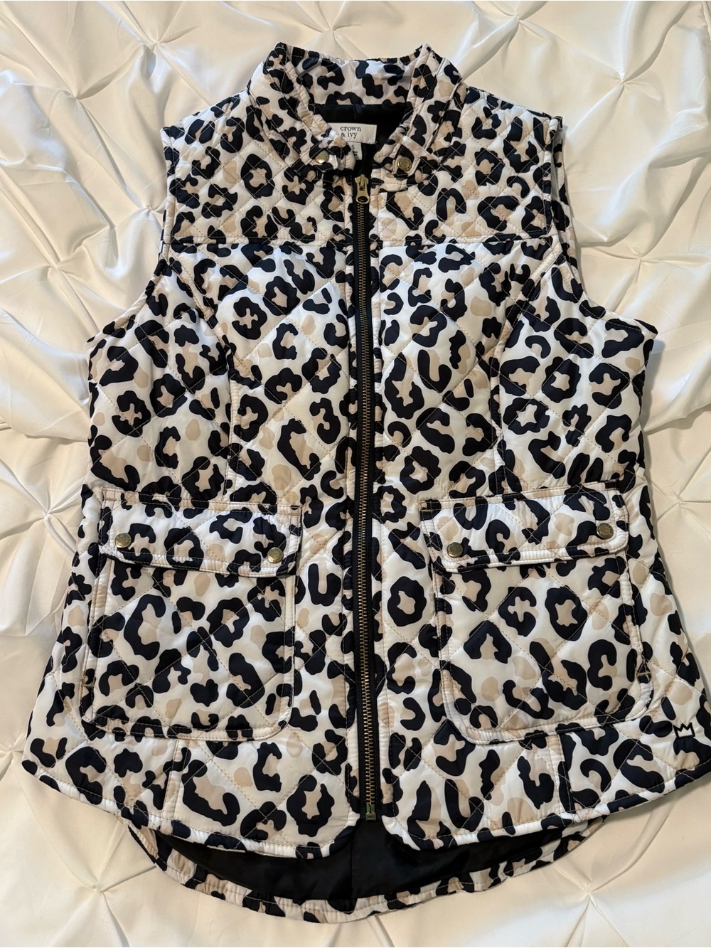 Crown & Ivy White Leopard Print Puffer Vest, Zip & Pockets, Women’s Size Small